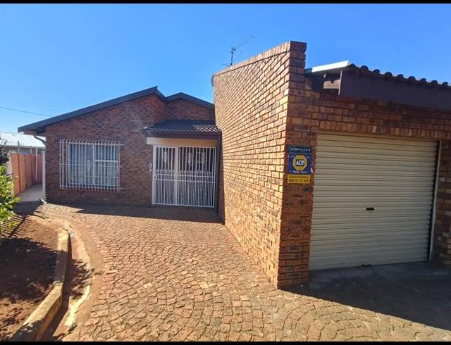 3 BEDROOM HOUSE FOR SALE IN CASSELDALE